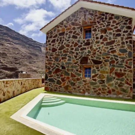 Villa Canarian With Pool 27c, Lovely Patio And Parking