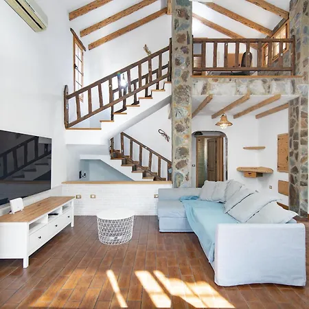 Villa Canarian With Pool 27c, Lovely Patio And Parking *