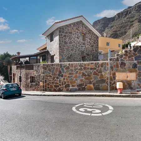 Villa Canarian With Pool 27c, Lovely Patio And Parking *
