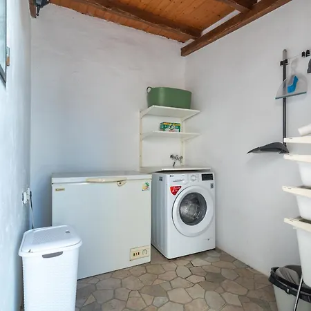 Canarian With Pool 27c, Lovely Patio And Parking *